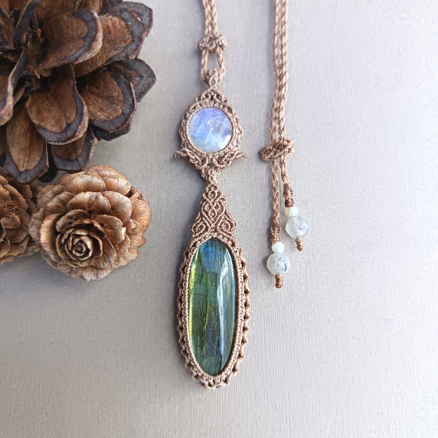 Labradorite Moonstone Macrame Necklace | Pendant size 8.3 cm