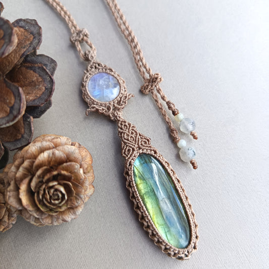 Labradorite Moonstone Macrame Necklace | Pendant size 8.3 cm