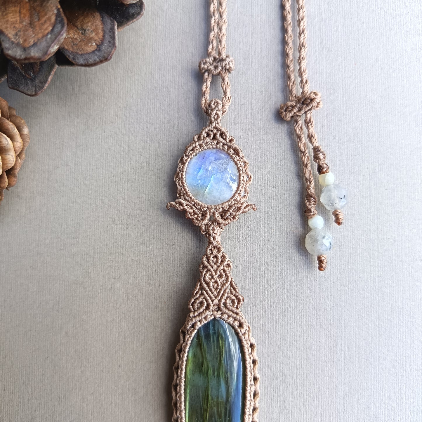 Labradorite Moonstone Macrame Necklace | Pendant size 8.3 cm