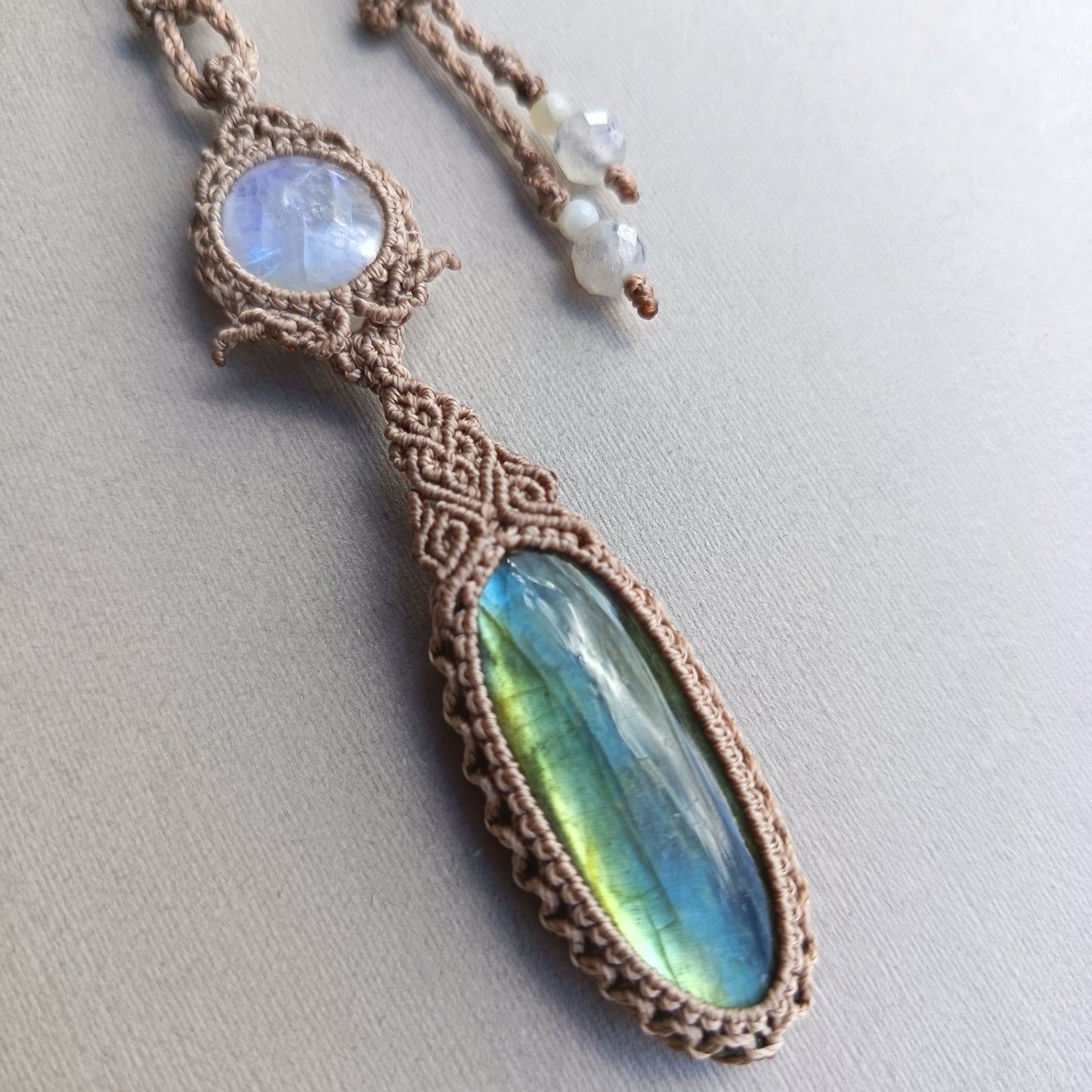 Labradorite Moonstone Macrame Necklace | Pendant size 8.3 cm