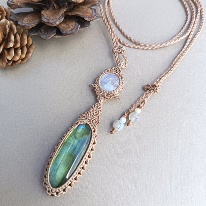 Labradorite Moonstone Macrame Necklace | Pendant size 8.3 cm