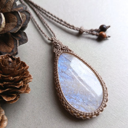 Moonstone Macrame Necklace | Pendant size 6.2 cm