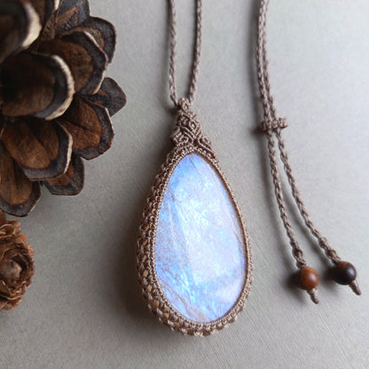 Moonstone Macrame Necklace | Pendant size 6.2 cm