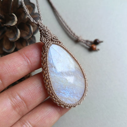 Moonstone Macrame Necklace | Pendant size 6.2 cm