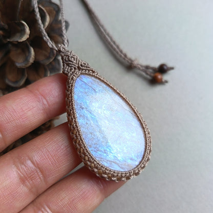 Moonstone Macrame Necklace | Pendant size 6.2 cm
