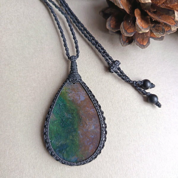 Moss Agate Macrame Necklace | Pendant size 6 cm