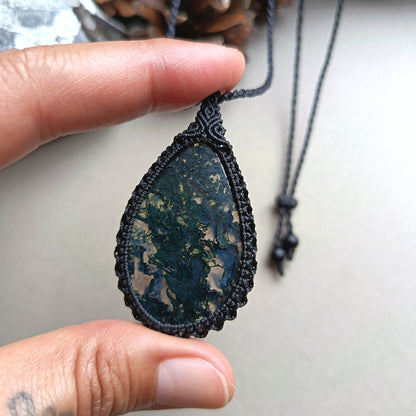 Moss Agate Macrame Necklace | Pendant size 5.7 cm