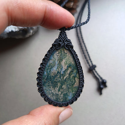 Moss Agate Macrame Necklace | Pendant size 5.5 cm