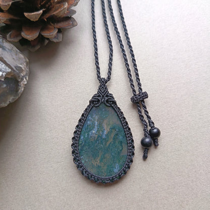 Moss Agate Macrame Necklace | Pendant size 5.5 cm