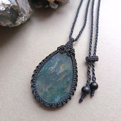 Moss Agate Macrame Necklace | Pendant size 5.5 cm