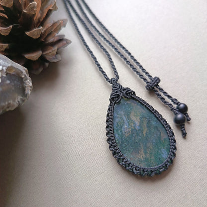 Moss Agate Macrame Necklace | Pendant size 5.5 cm