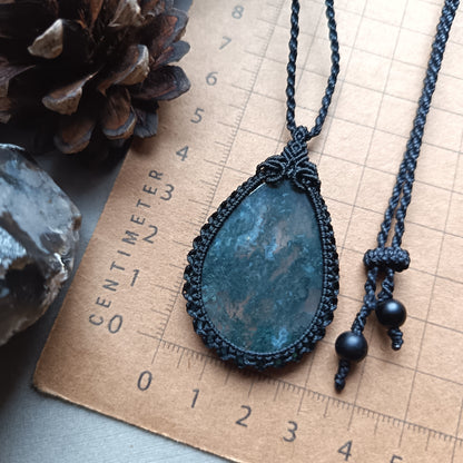 Moss Agate Macrame Necklace | Pendant size 5.5 cm