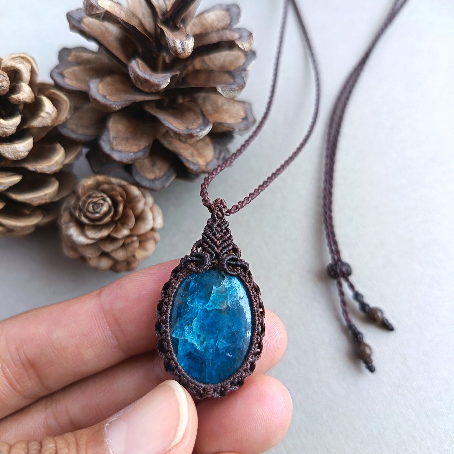 Apatite Macrame Necklace | Pendant size 4 cm