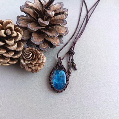 Apatite Macrame Necklace | Pendant size 4 cm