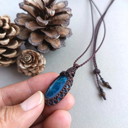 Apatite Macrame Necklace | Pendant size 4 cm