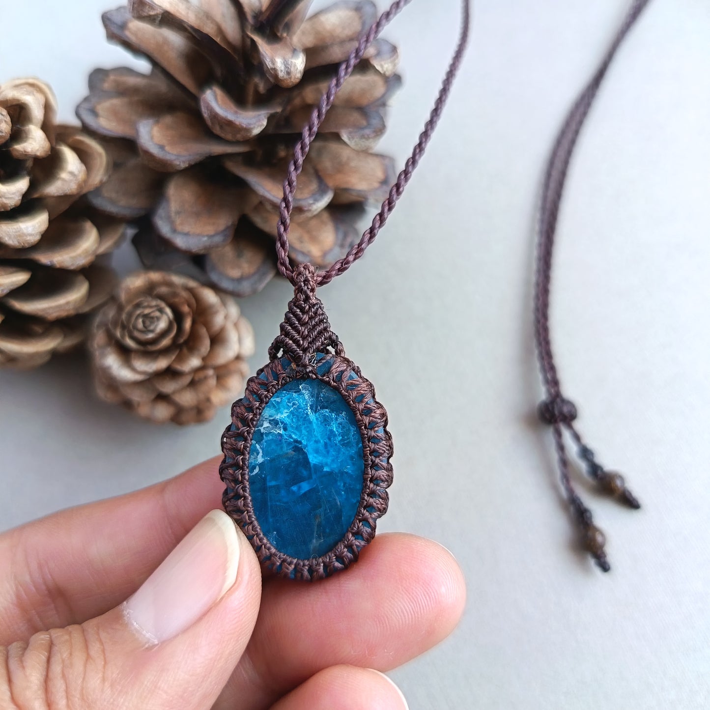 Apatite Macrame Necklace | Pendant size 4 cm