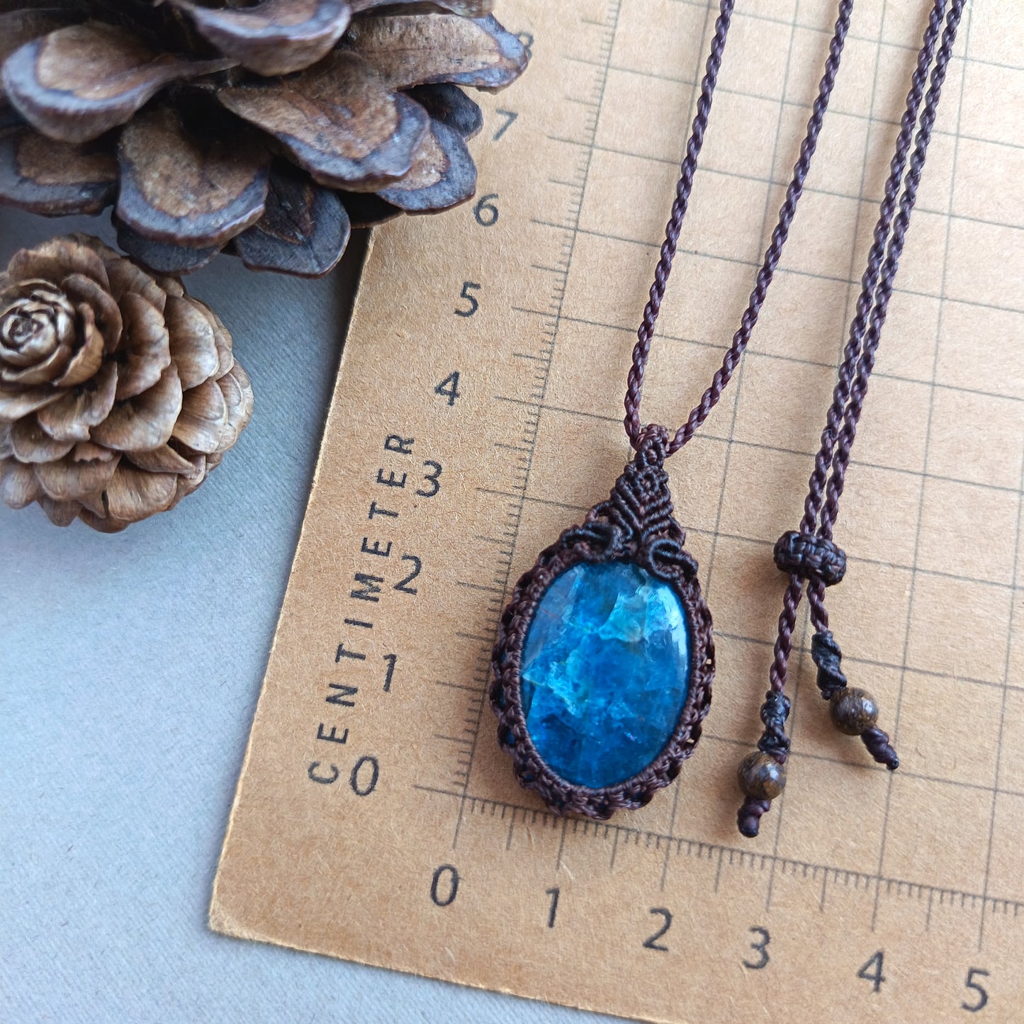 Apatite Macrame Necklace | Pendant size 4 cm