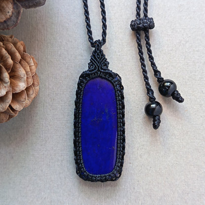 Lapis Lazuli Macrame Necklace | Pendant size 4.7 cm