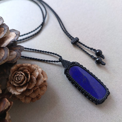 Lapis Lazuli Macrame Necklace | Pendant size 4.7 cm