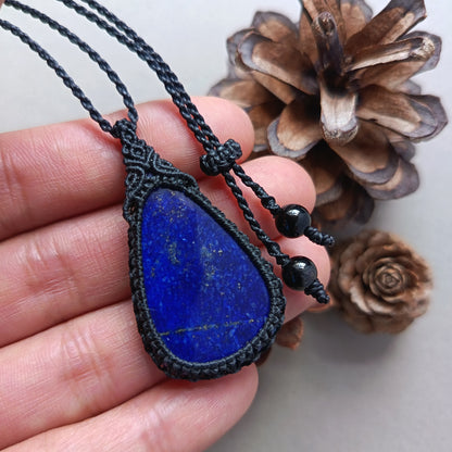 Lapis Lazuli Macrame Necklace | Pendant size 4.6 cm