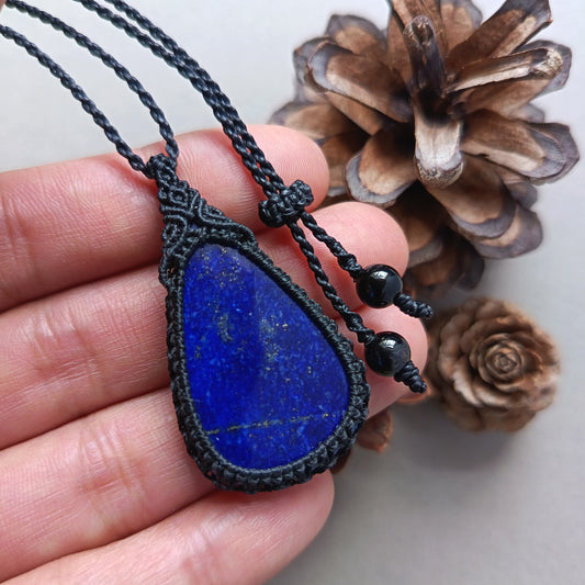 Lapis Lazuli Macrame Necklace | Pendant size 4.6 cm