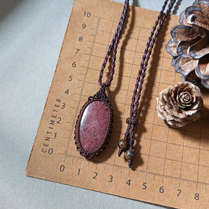 Rhodonite Macrame Necklace | Pendant size 5 cm