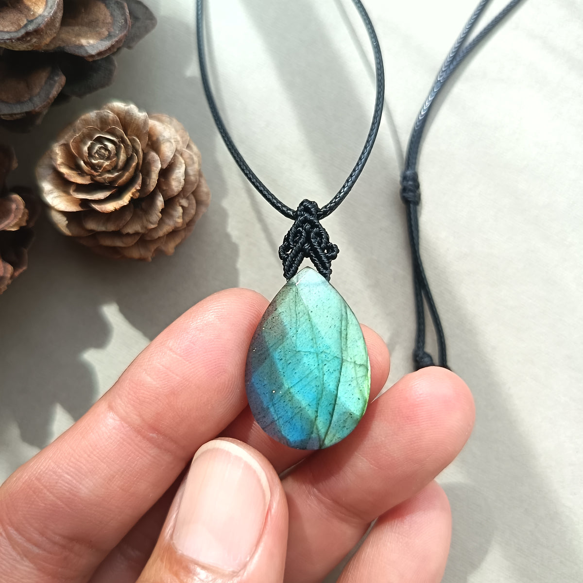 Labradorite Macrame Necklace | Pendant size 3.5 cm [B]