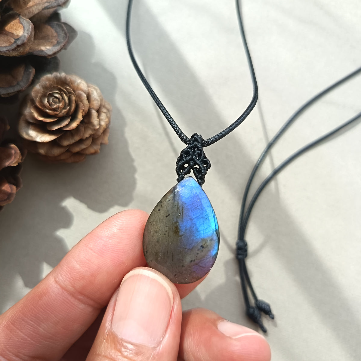 Labradorite Macrame Necklace | Pendant size 3.5 cm [C]