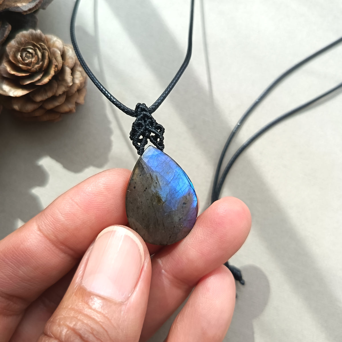 Labradorite Macrame Necklace | Pendant size 3.5 cm [C]