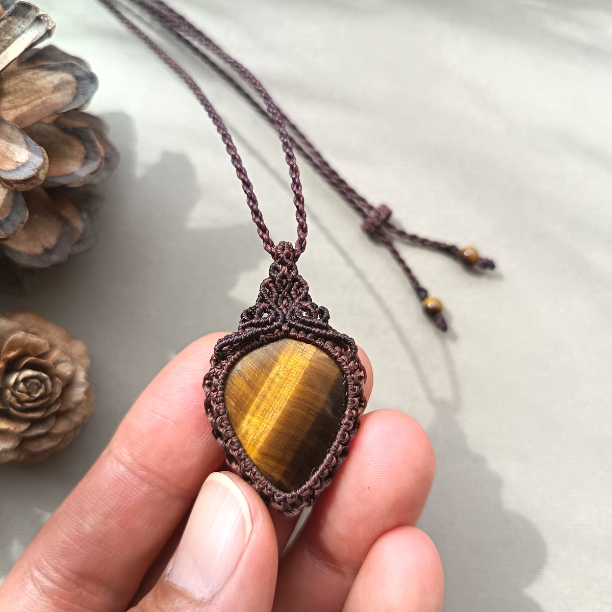 Tiger's Eye Macrame Necklace | Pendant size 4 cm