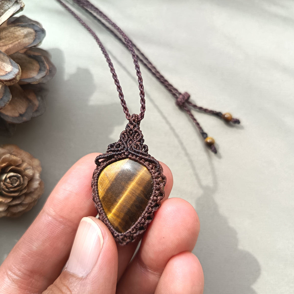 Tiger's Eye Macrame Necklace | Pendant size 4 cm