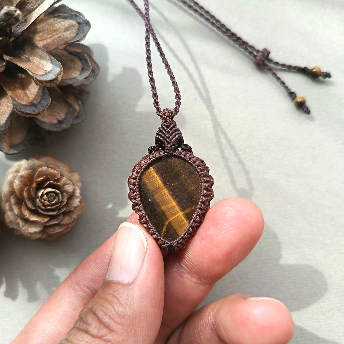 Tiger's Eye Macrame Necklace | Pendant size 4 cm