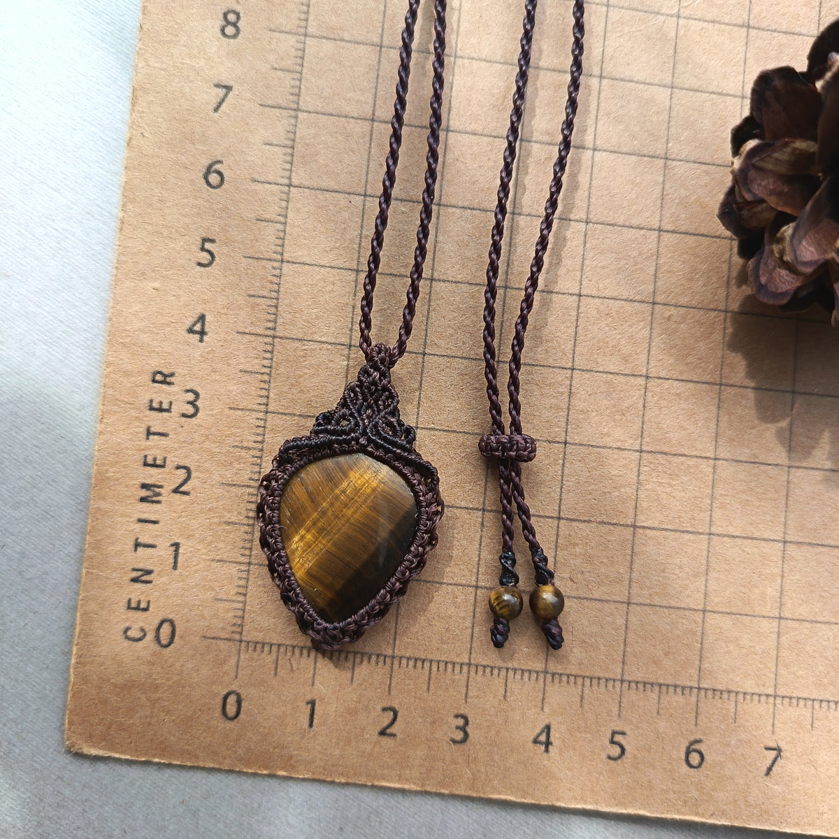 Tiger's Eye Macrame Necklace | Pendant size 4 cm