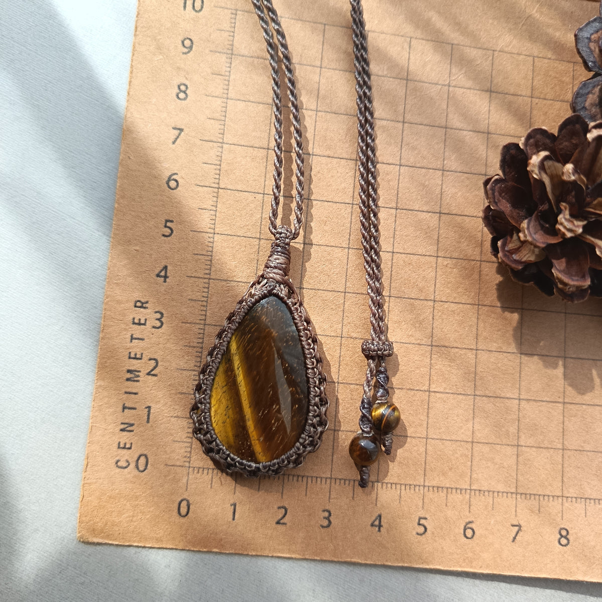 Tiger's Eye Macrame Necklace | Pendant size 5.5 cm