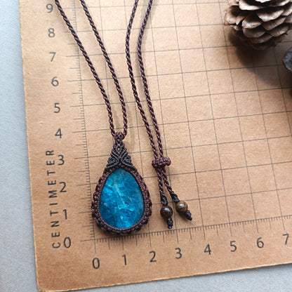 Apatite Macrame Necklace | Pendant size 3.8 cm