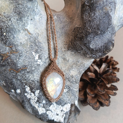 Moonstone Macrame Necklace | Pendant size 4.5 cm