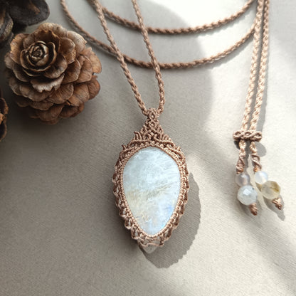 Moonstone Macrame Necklace | Pendant size 4.5 cm
