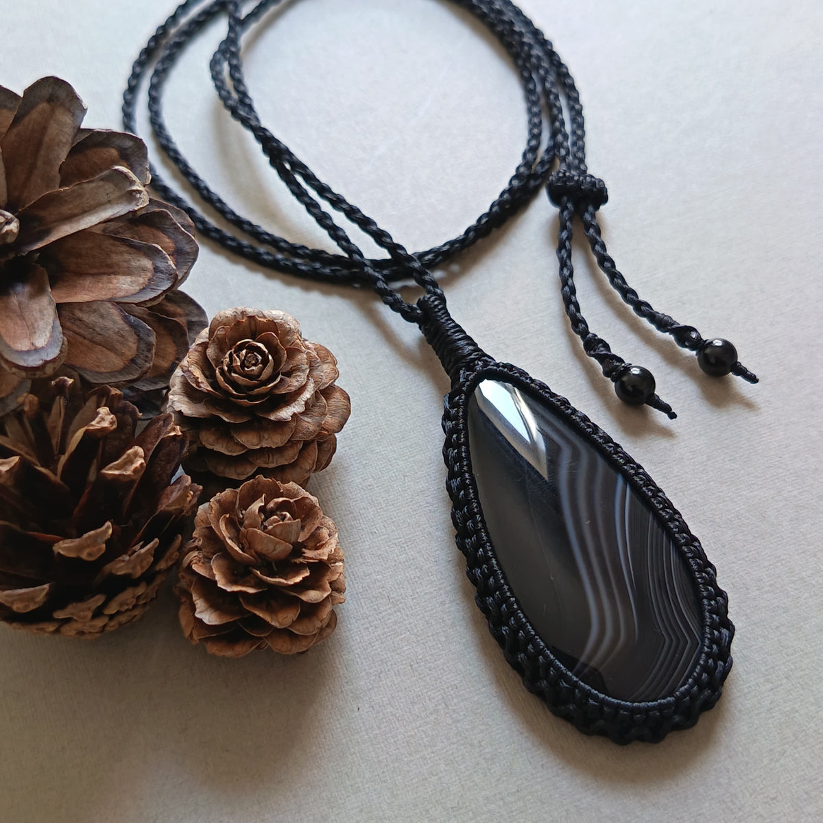 Onyx Macrame Necklace | Pendant size 8 cm