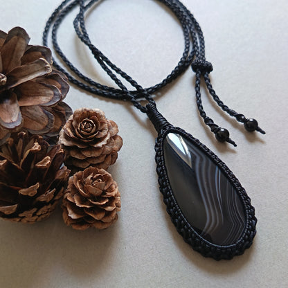 Onyx Macrame Necklace | Pendant size 8 cm