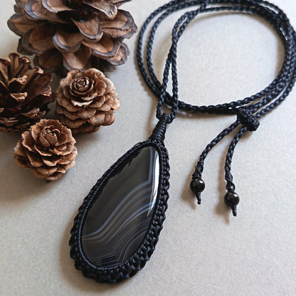Onyx Macrame Necklace | Pendant size 8 cm