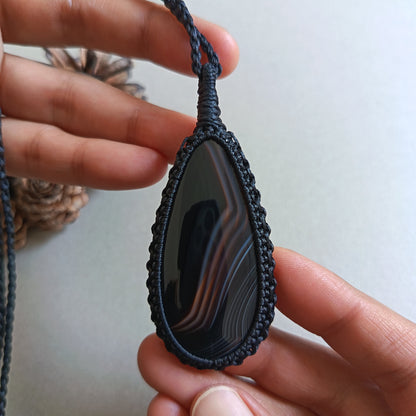 Onyx Macrame Necklace | Pendant size 8 cm