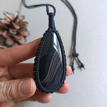 Onyx Macrame Necklace | Pendant size 8 cm