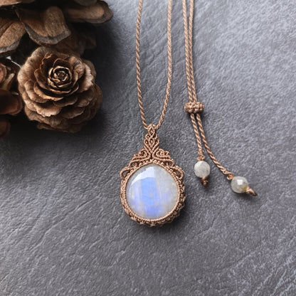 Moonstone Macrame Necklace | Pendant size 3.5 cm