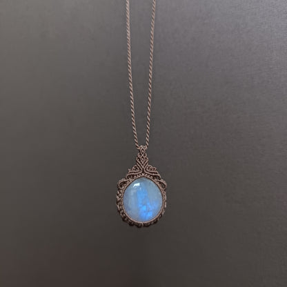 Moonstone Macrame Necklace | Pendant size 3.5 cm