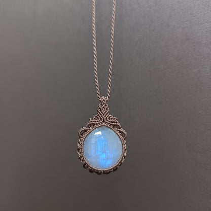 Moonstone Macrame Necklace | Pendant size 3.5 cm