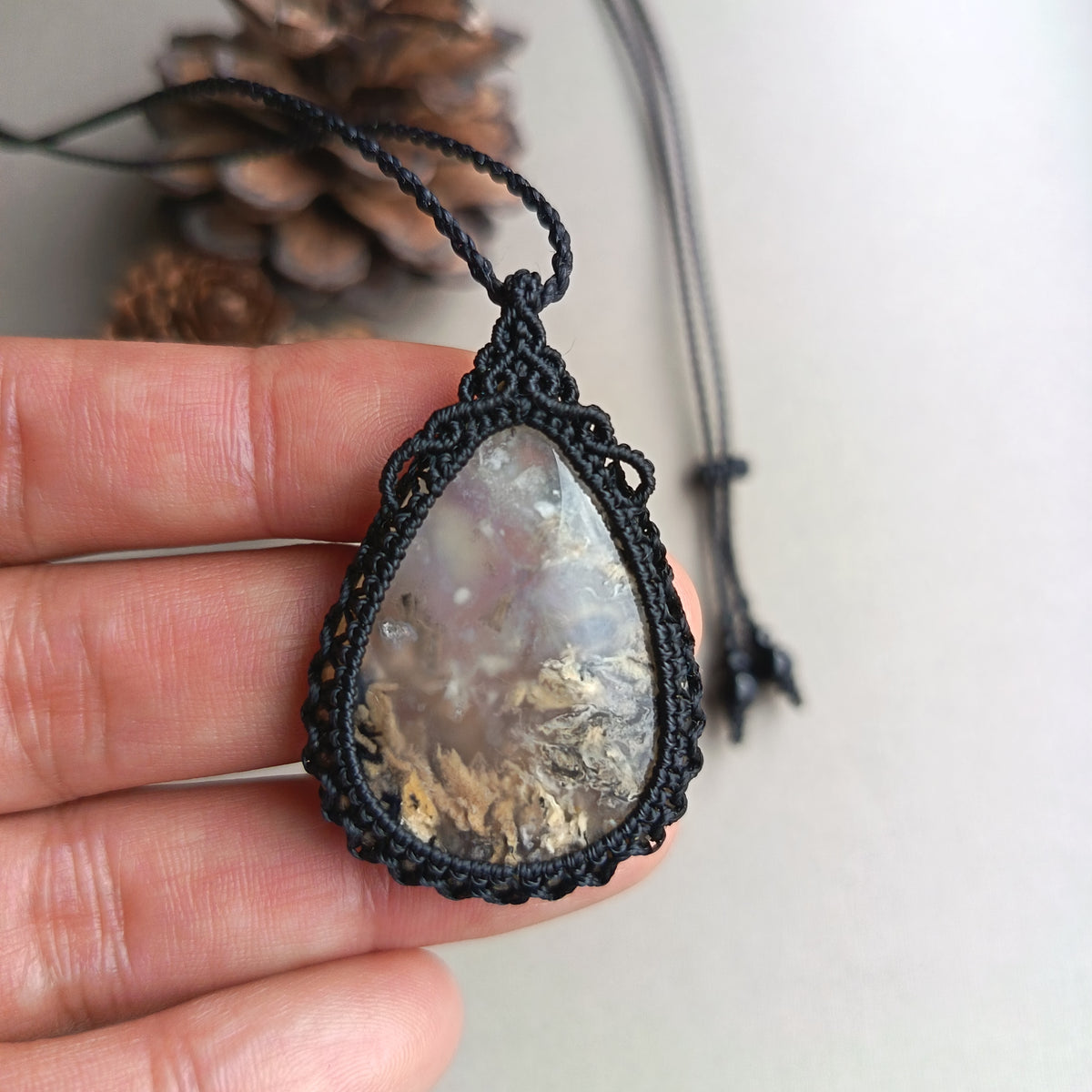 Tiger Dendritic Agate Macrame Necklace | Pendant size 4.7 cm