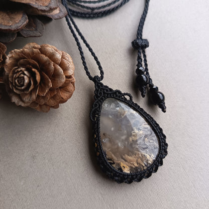 Tiger Dendritic Agate Macrame Necklace | Pendant size 4.7 cm