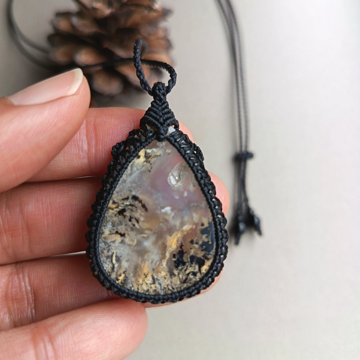 Tiger Dendritic Agate Macrame Necklace | Pendant size 4.7 cm