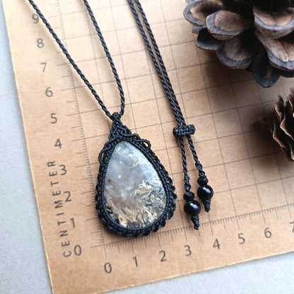 Tiger Dendritic Agate Macrame Necklace | Pendant size 4.7 cm