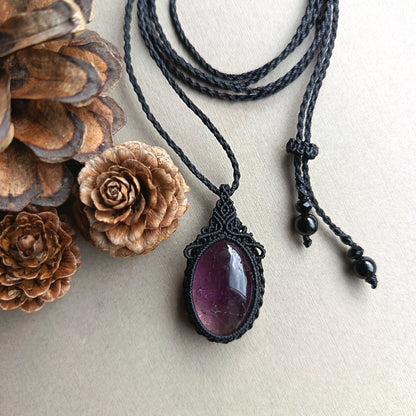 Amethyst Macrame Necklace | Pendant size 4 cm